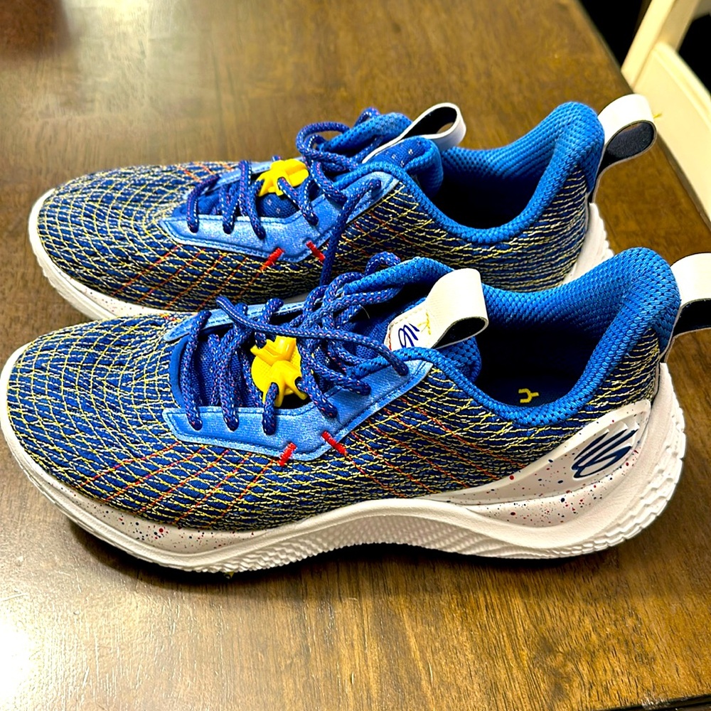 Under Armour Steph Curry basketball shoes. Barely worn!